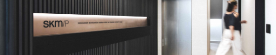 post header logo